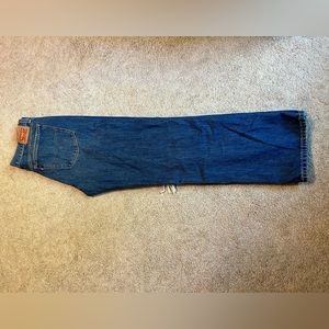 LEVIS Low Pro Straight Distressed 90’s Denim Jeans Size 32.